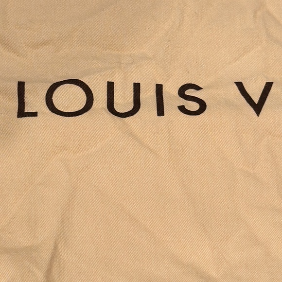 LOUIS VUITTON: Draw string Dust bag Sz: 21.5” x 33” - Picture 2 of 6